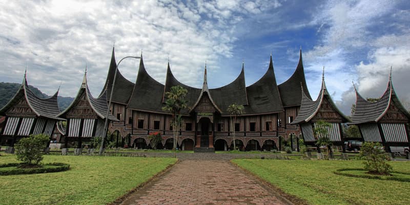 Booking Online Sewa Mobil Padang